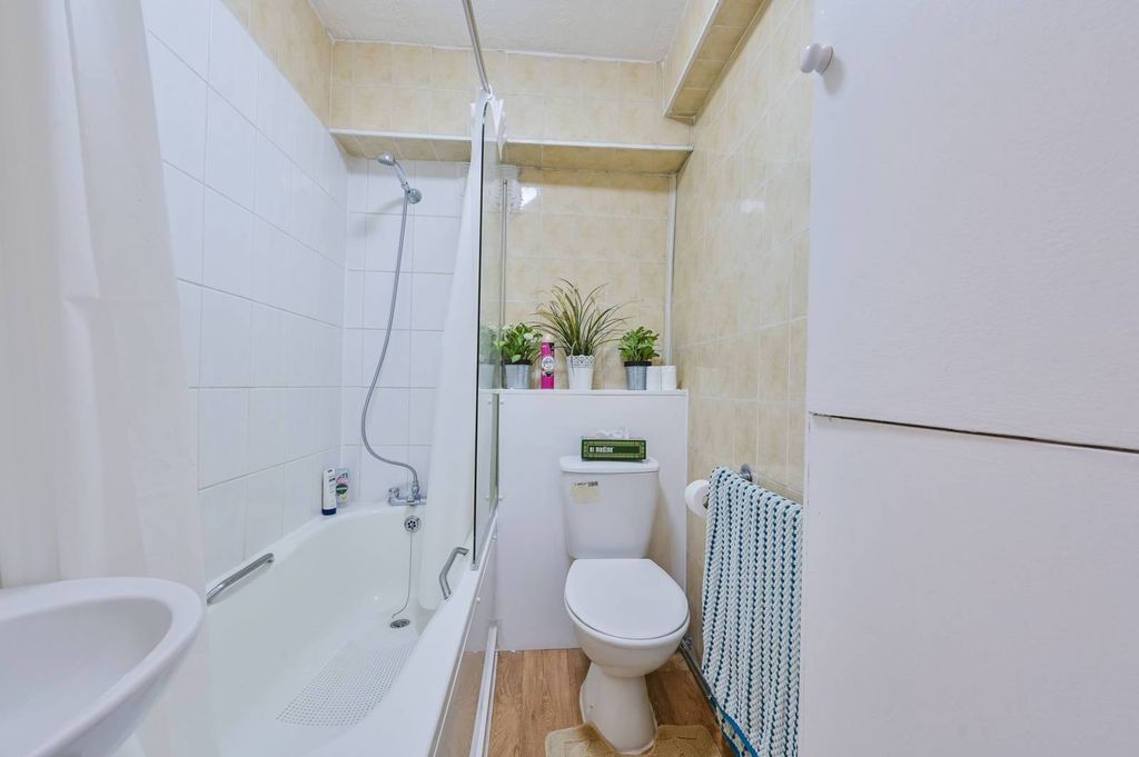 Property photo 1 of 4