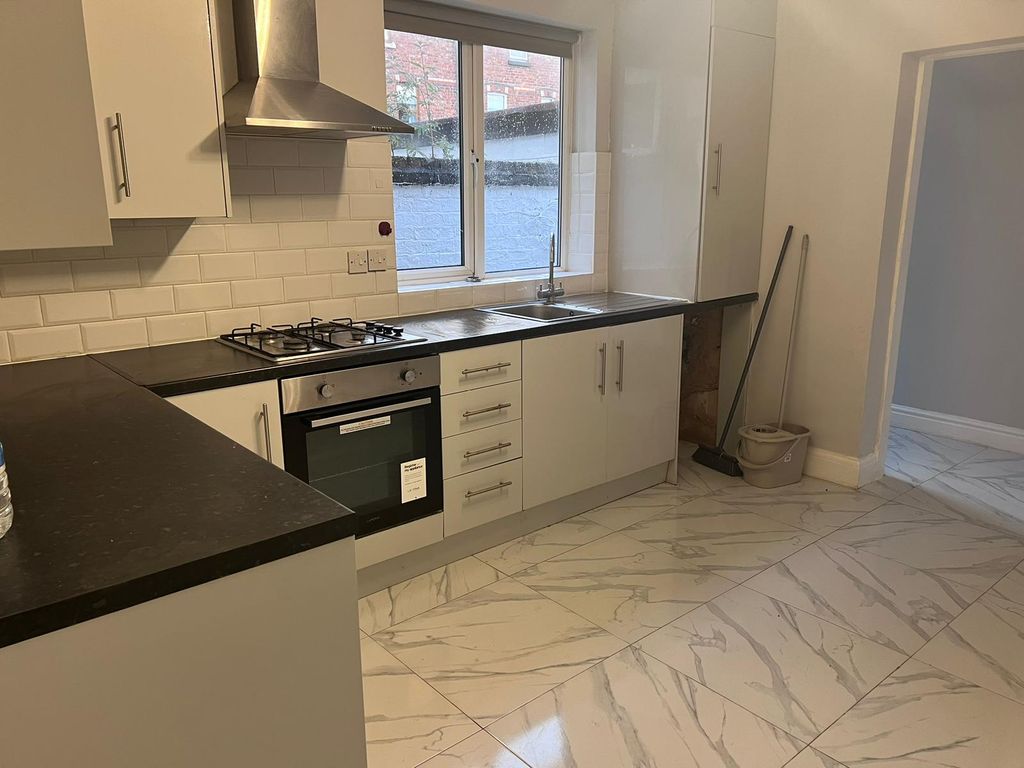 Property photo 2 of 15 Kitchen