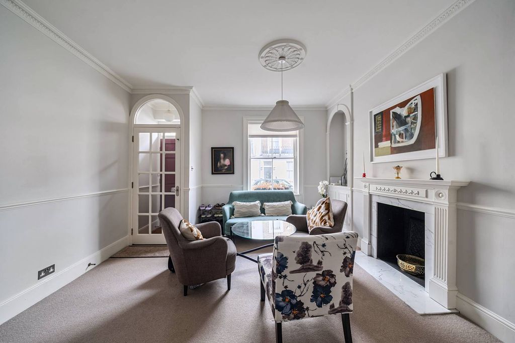 Property photo 3 of 23