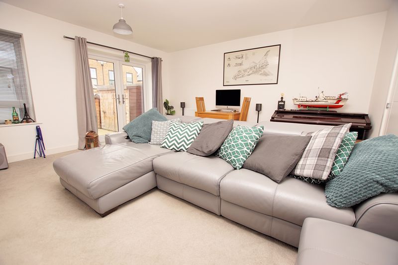 Property photo 2 of 15 Lounge/Dining Room