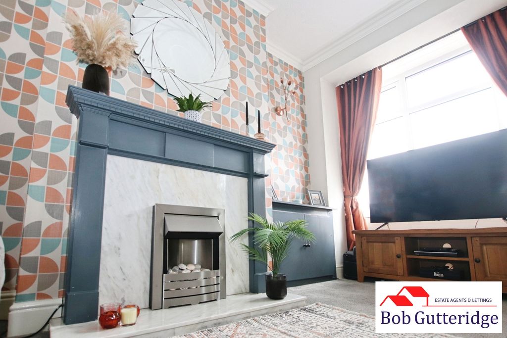 Property photo 3 of 29 Bay Fronted Lounge