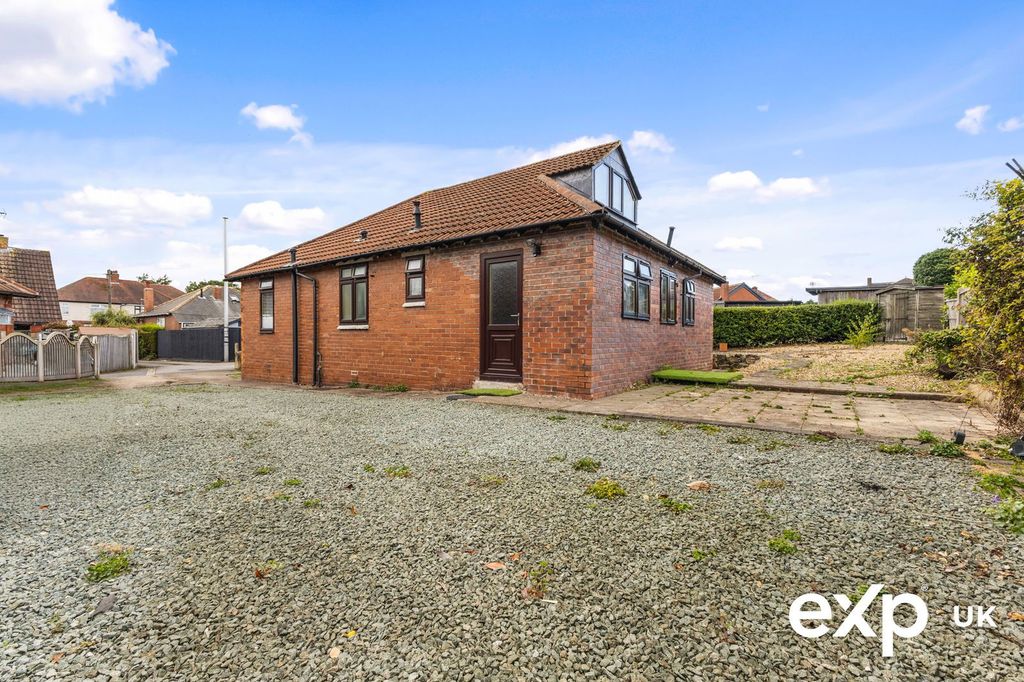 Property photo 1 of 28