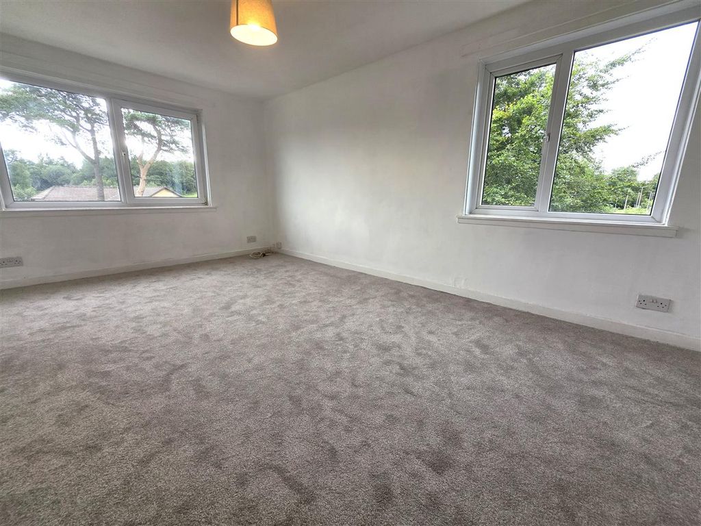 Property photo 2 of 10 Lounge