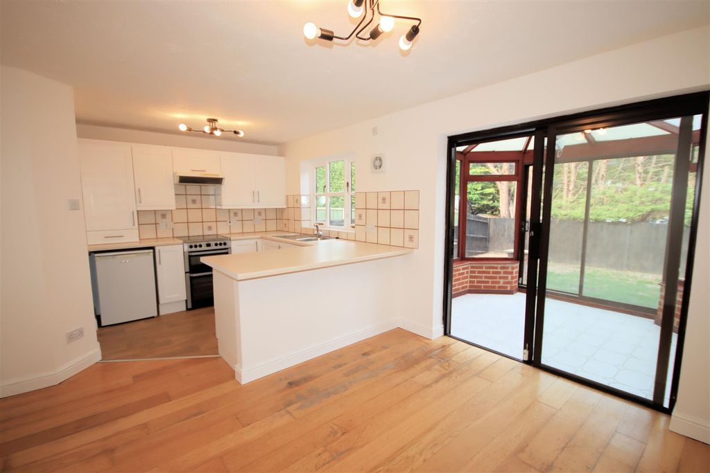 Property photo 3 of 25 Kitchen/Dining Room