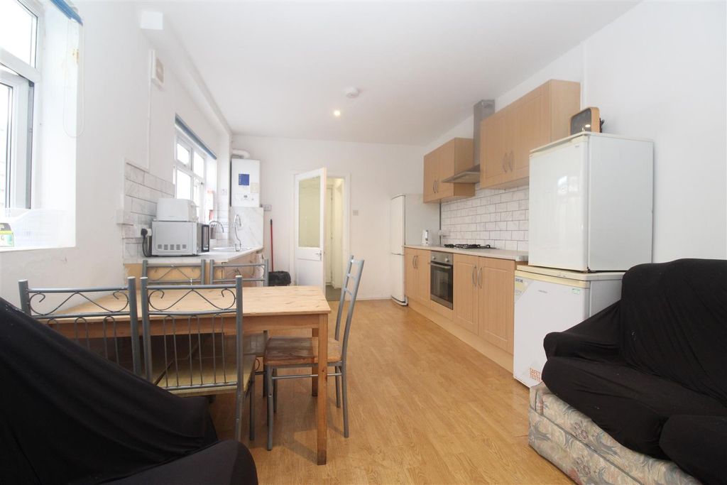 Property photo 3 of 10 Img_0284.Jpg