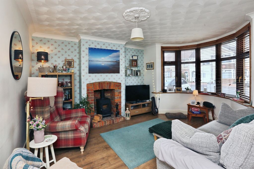 Property photo 3 of 14