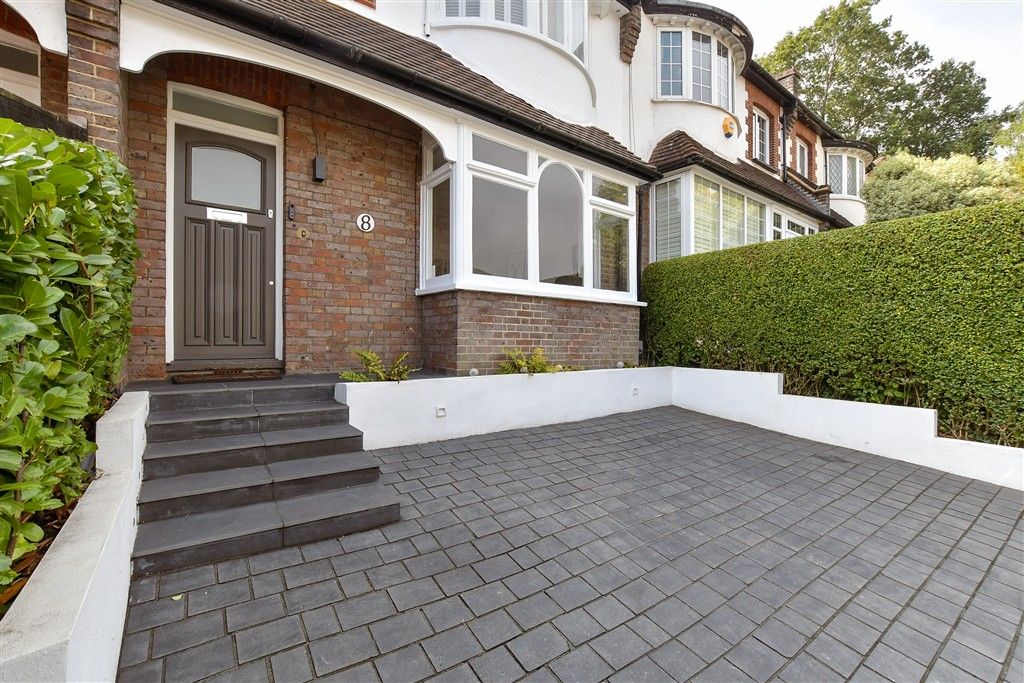 Property photo 2 of 23 Driveway/Parking
