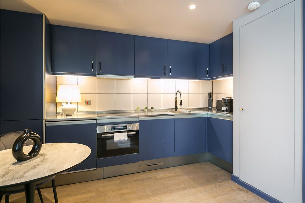 Property photo 2 of 14 Kitchen