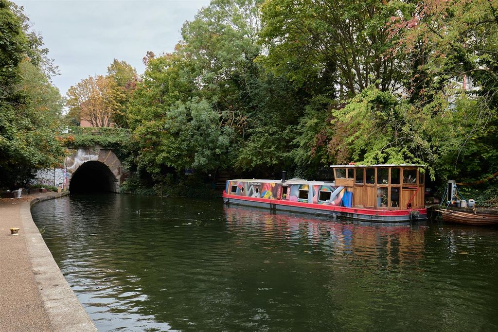 Property photo 1 of 30