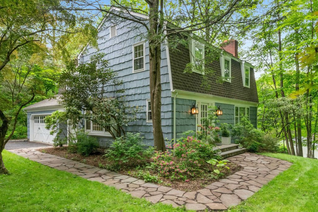 Property photo 1 of 31