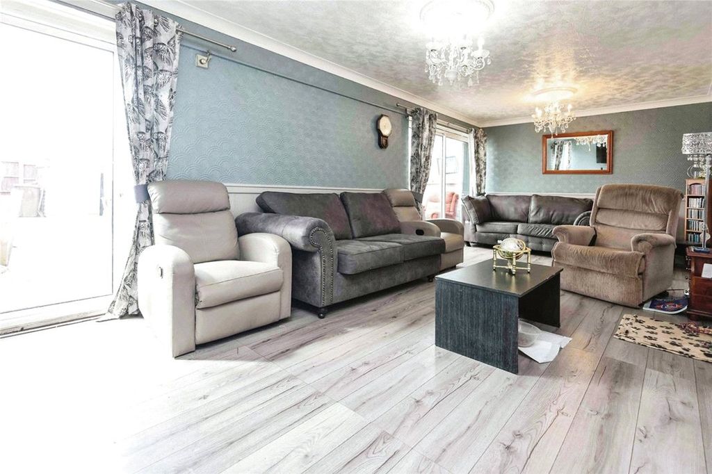 Property photo 3 of 15 Picture No. 07