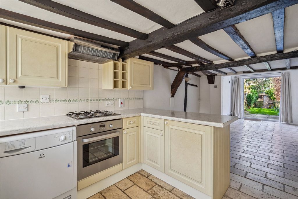 Property photo 2 of 11 Kitchen