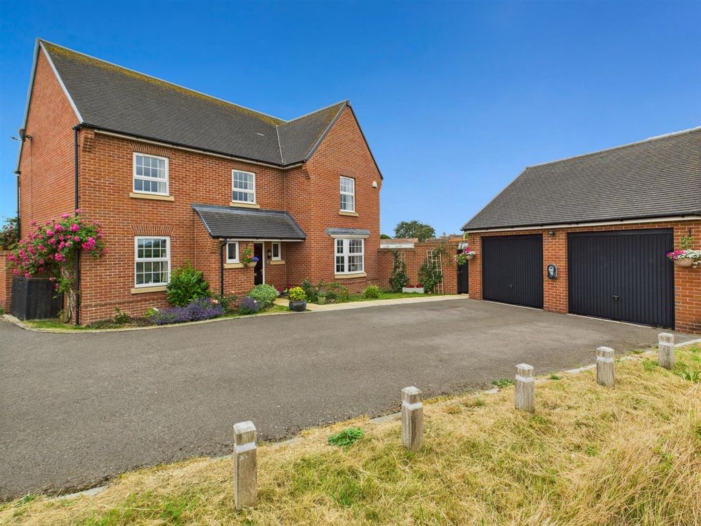 Property photo 1 of 32
