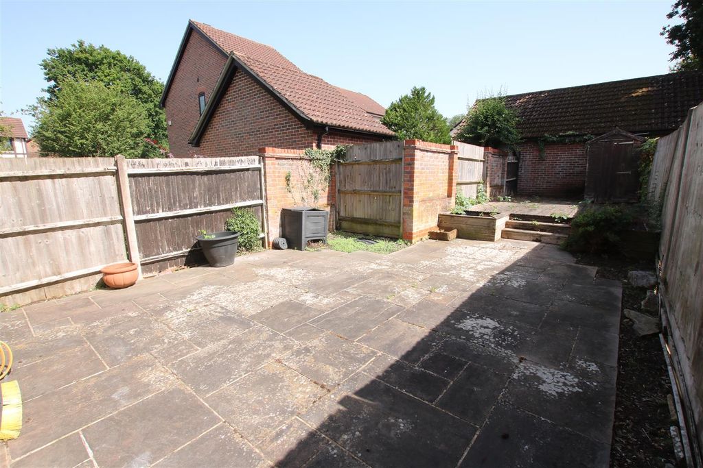 Property photo 2 of 12 Garden 1.Jpg