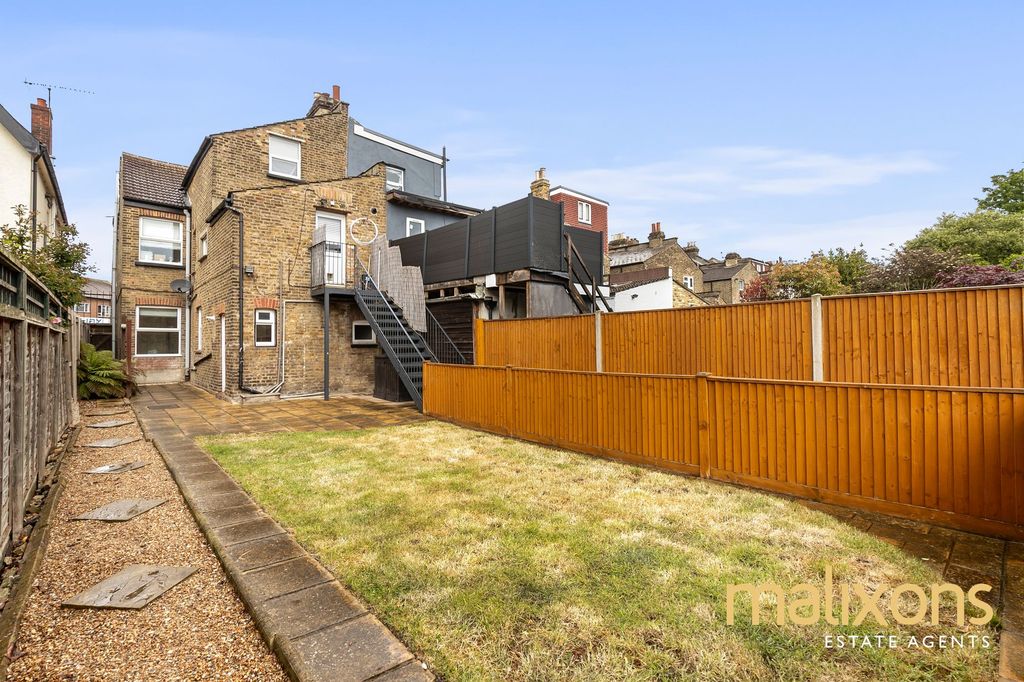 Property photo 2 of 12