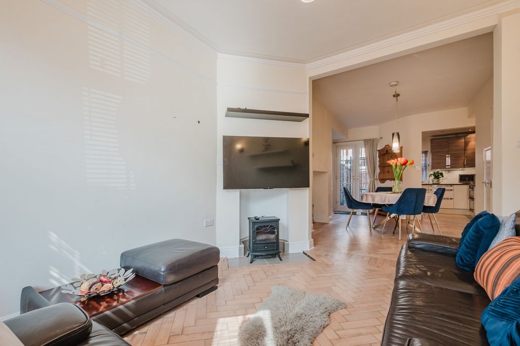 Property photo 2 of 22 Gallery