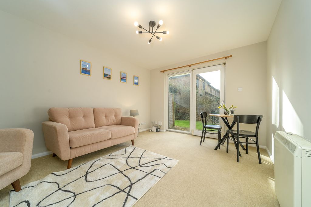 Property photo 3 of 18 Lounge-1