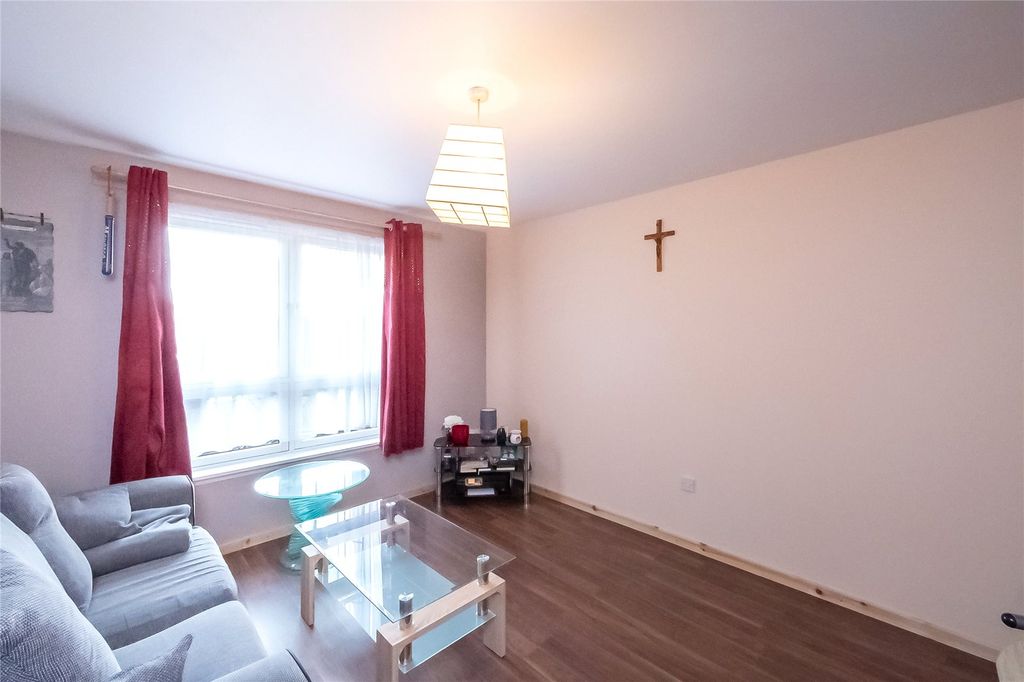 Property photo 2 of 13 Lounge