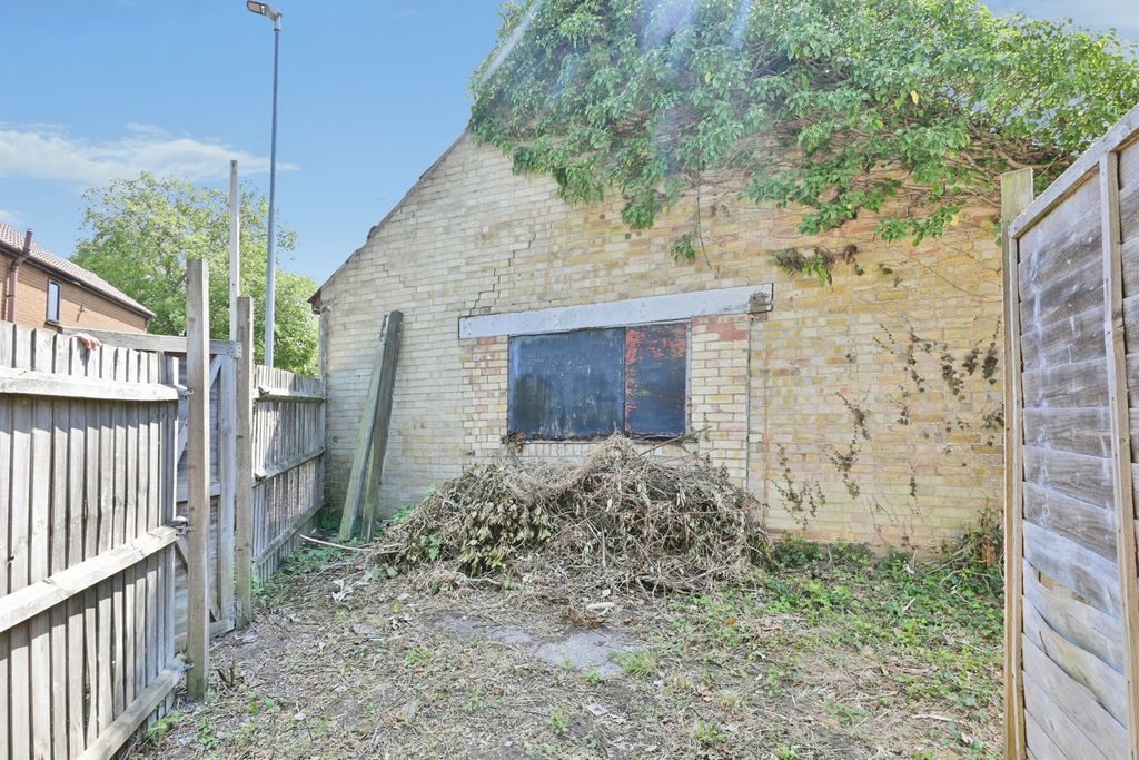 Property photo 3 of 22