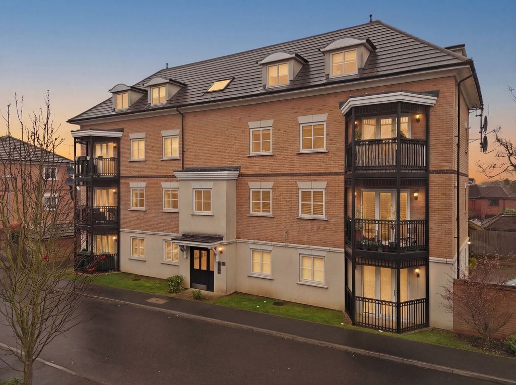 Additional image 17 of 2 bed flat for saleBuckingham Road, Epping CM16