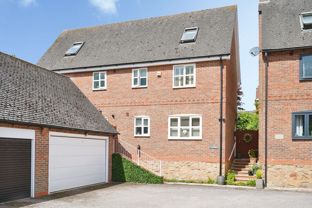Property photo 1 of 33 Pbox-Img.Jpg