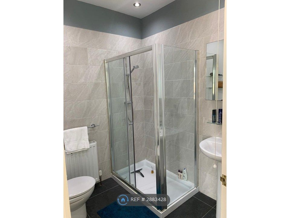 Property photo 3 of 6 Bathroom