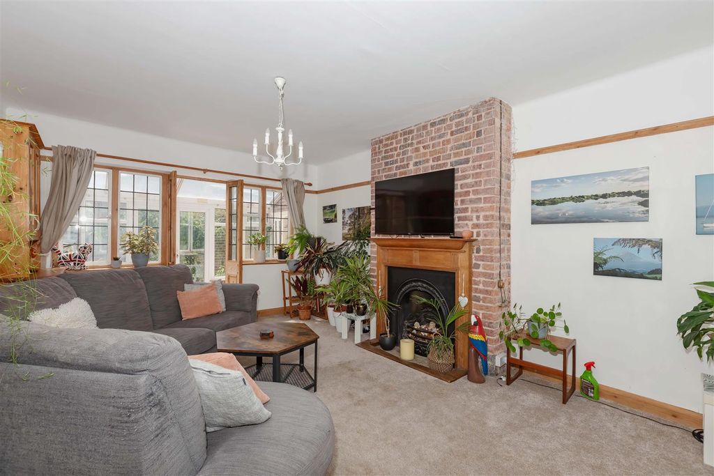 Property photo 3 of 27 Rowlands Rd_13.Jpg
