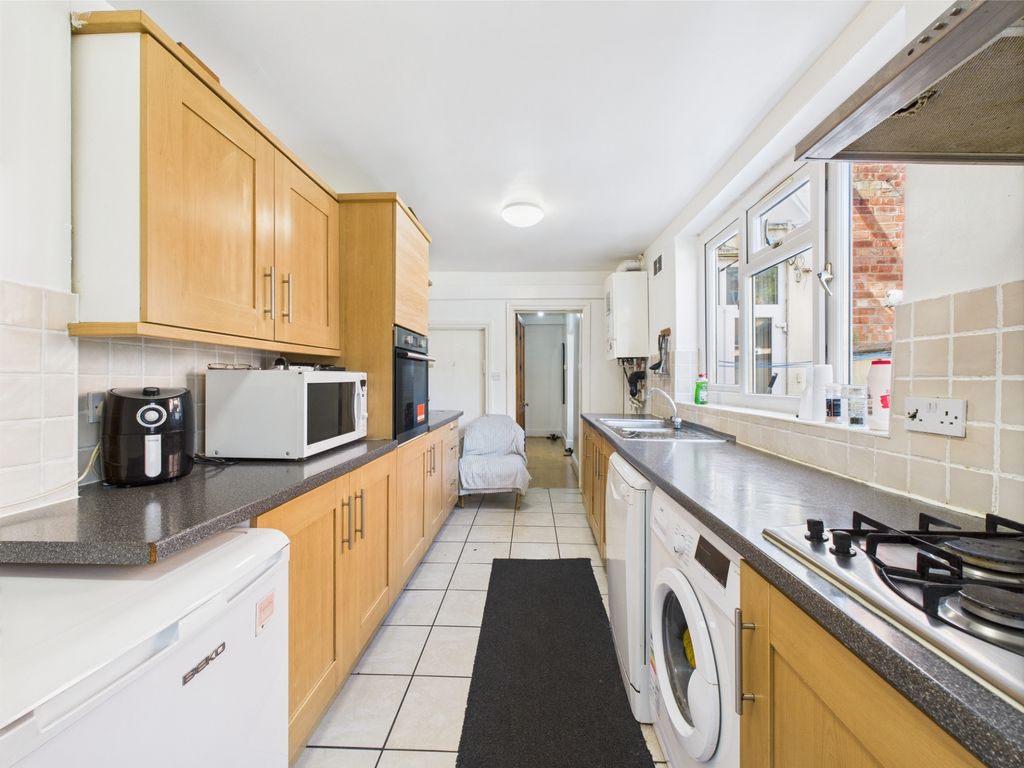 Property photo 2 of 13 Kitchen