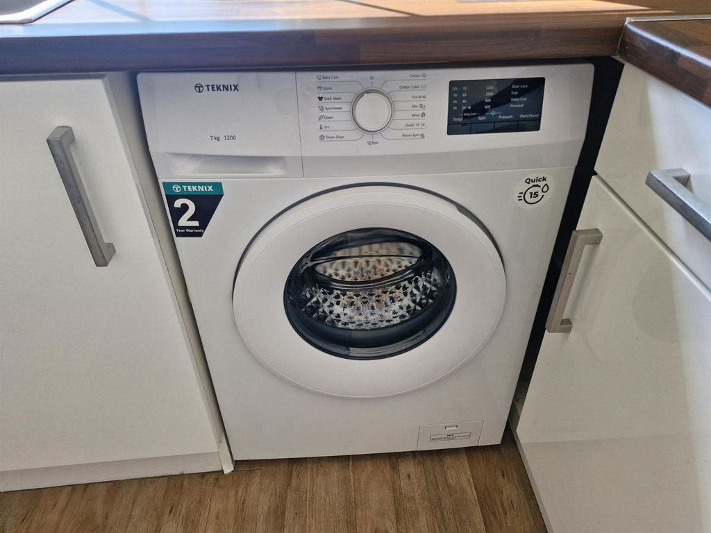 Property photo 3 of 9 106A6F~1.Jpg