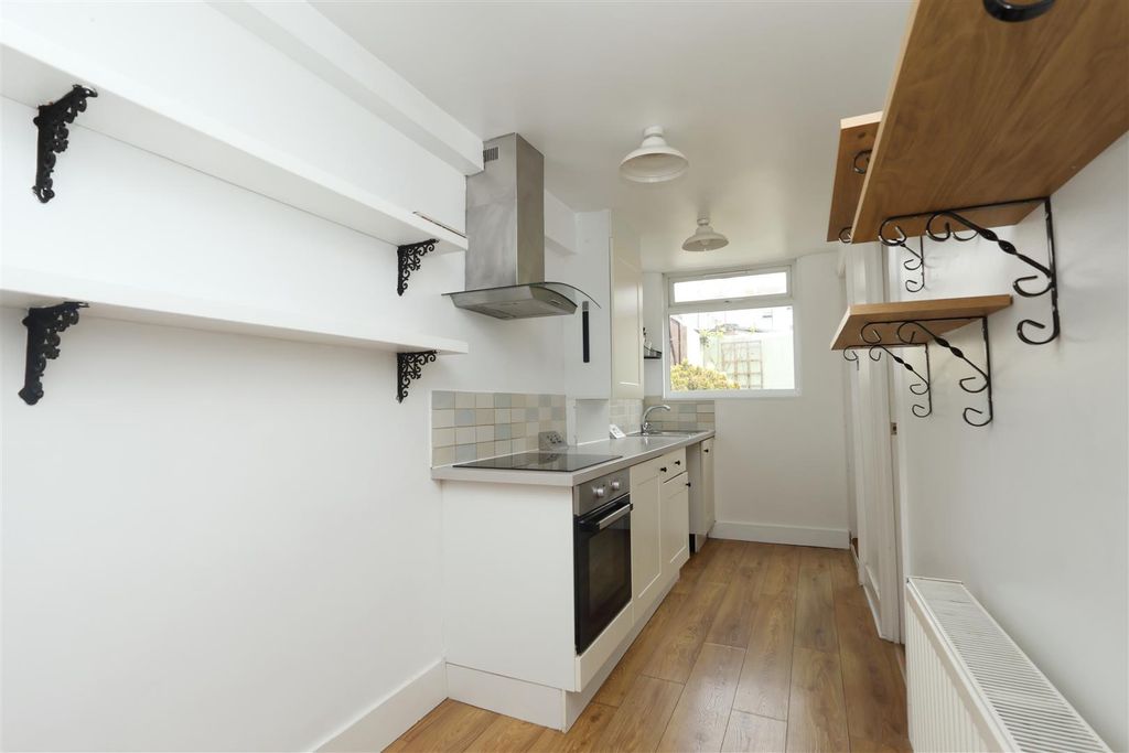 Property photo 3 of 15 Kitchen