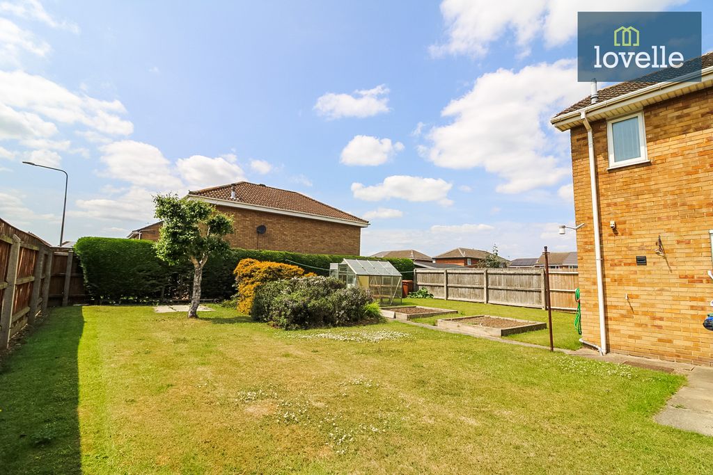 Property photo 2 of 21