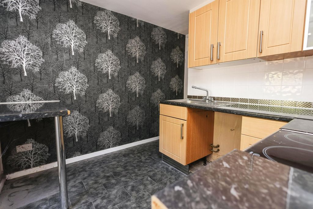 Property photo 3 of 15 Kitchen