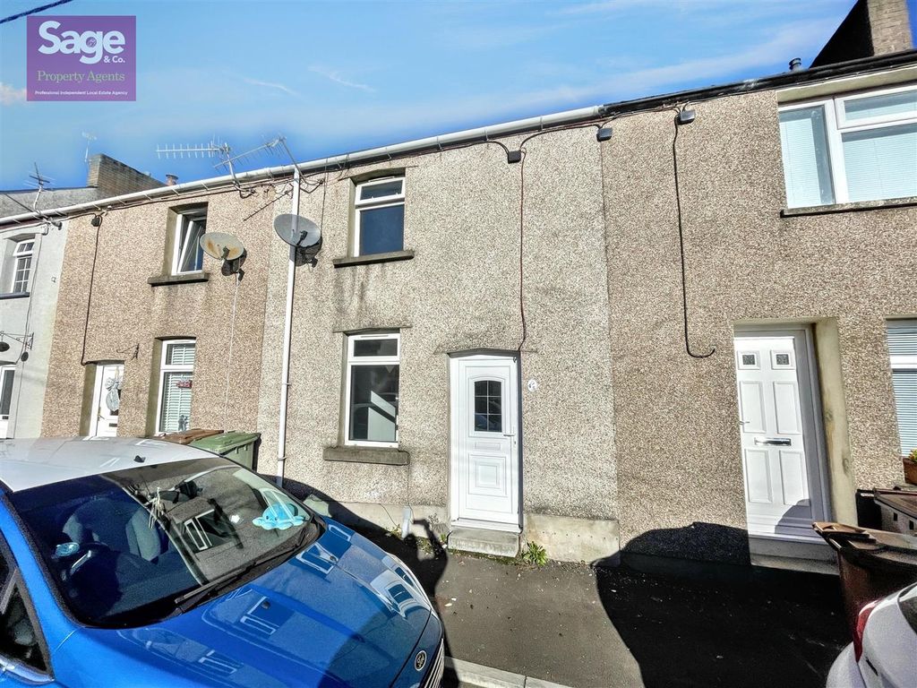 Property photo 1 of 18