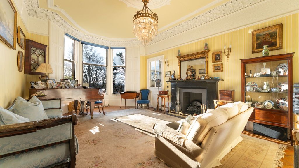 Property photo 3 of 57