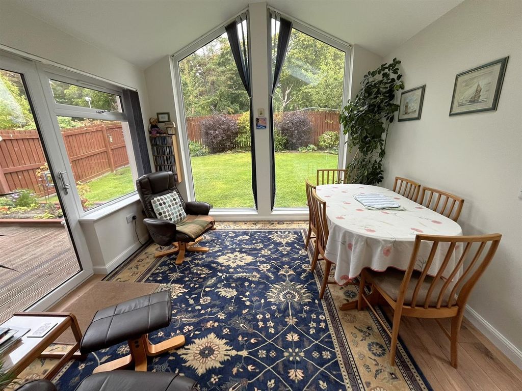 Property photo 3 of 27