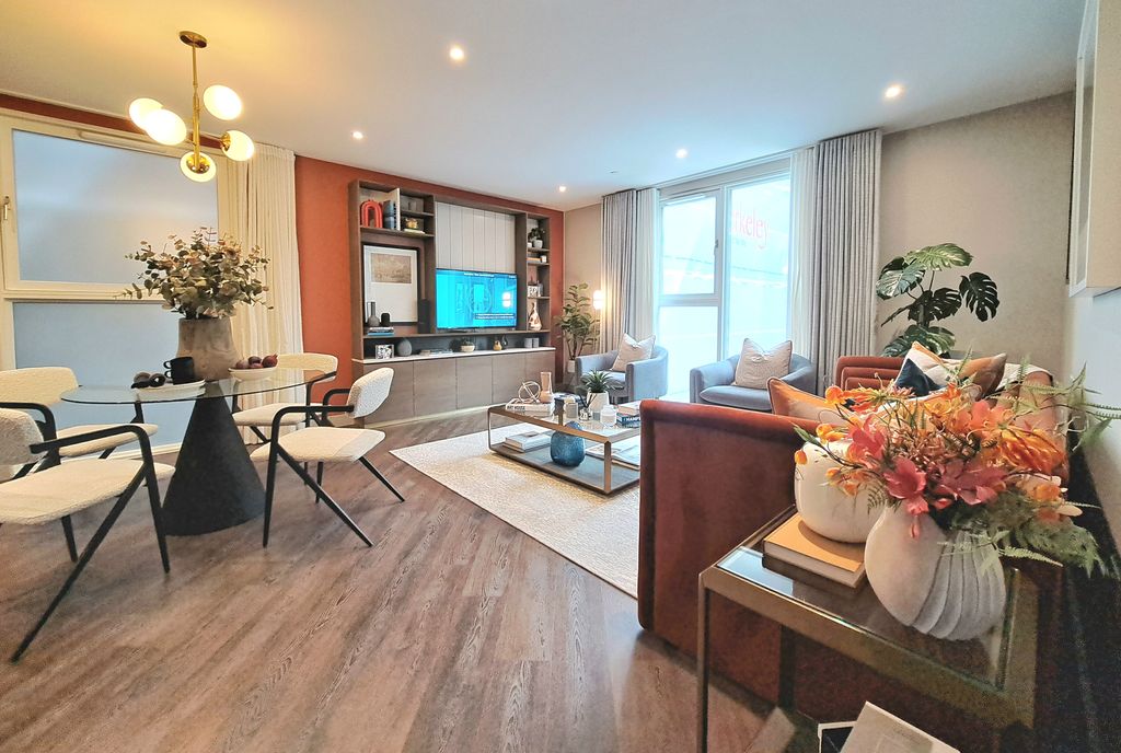 Property photo 1 of 17
