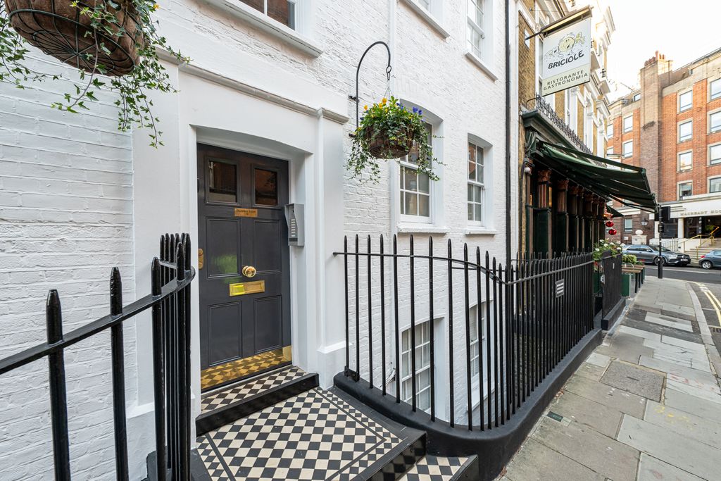 Property photo 3 of 10