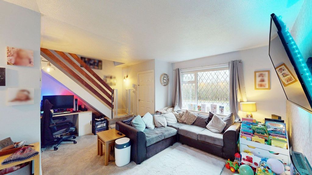 Property photo 2 of 11 Lounge