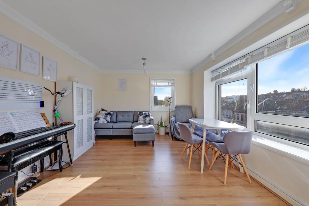 Property photo 1 of 15 07-5335Jhpropwpen - 19 Roberts Court - 19-Medium.J
