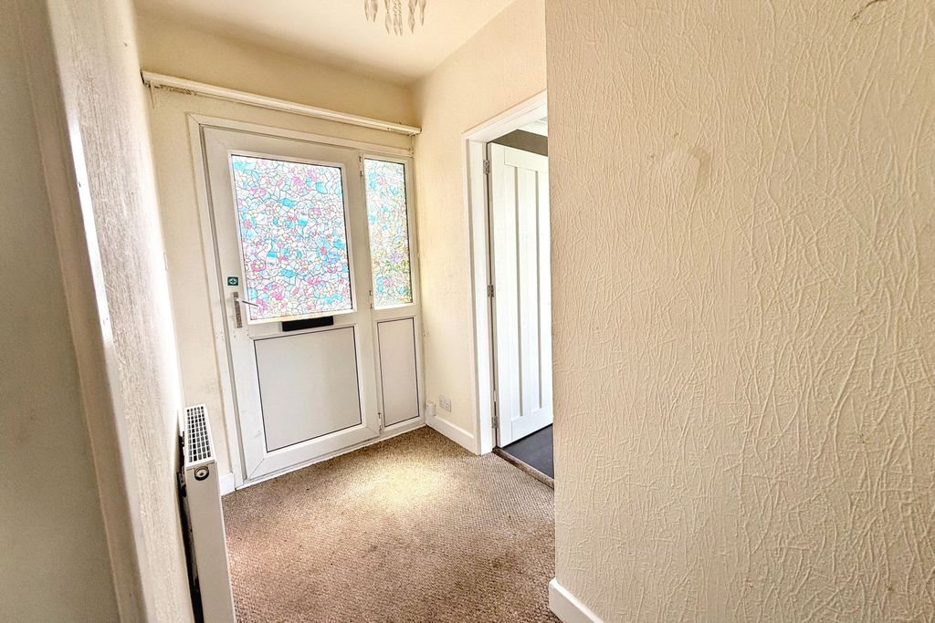 Property photo 2 of 12 11 Spring Close, Shepshed, Loughborough, Le12 9Jd