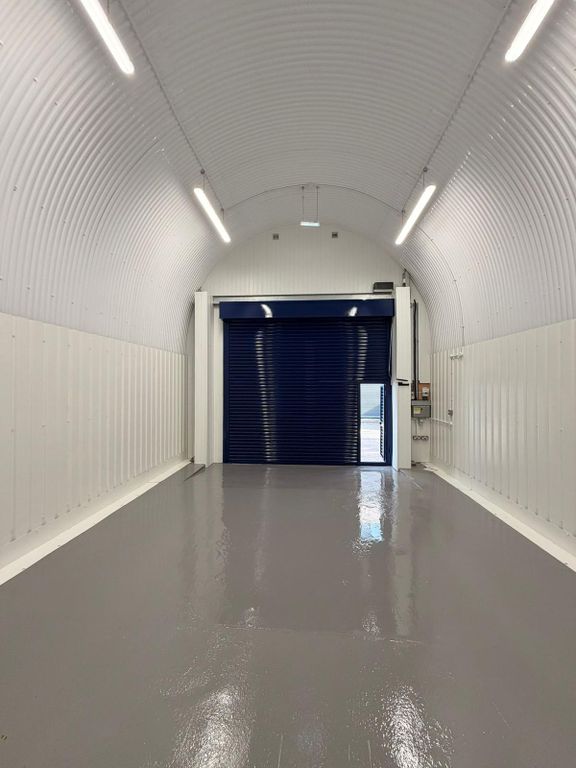 Property photo 2 of 3 The Front Of An Arch.