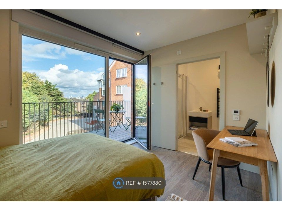 Property photo 1 of 10 Bedroom