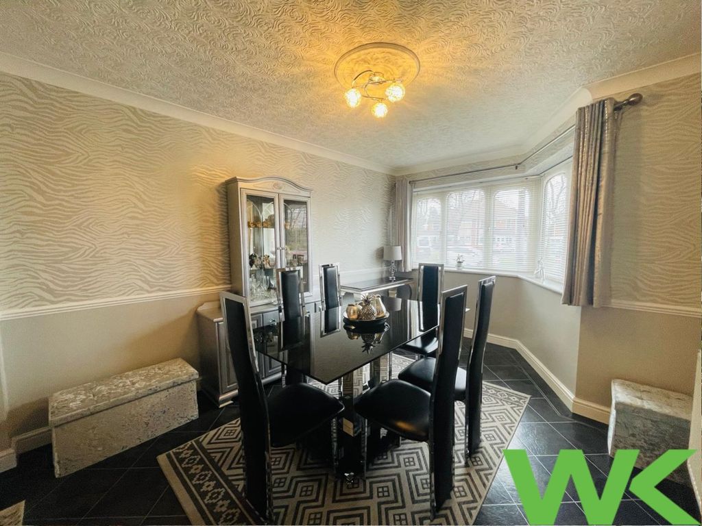 Property photo 2 of 18 Through Lounge - Dining