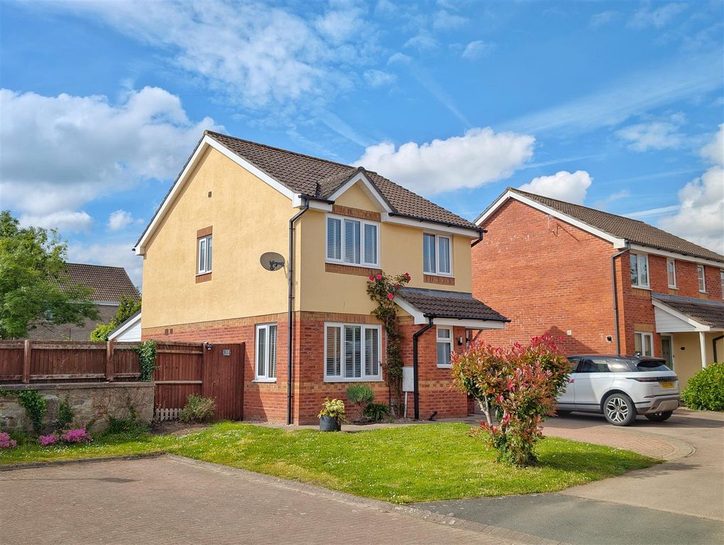 Property photo 1 of 18