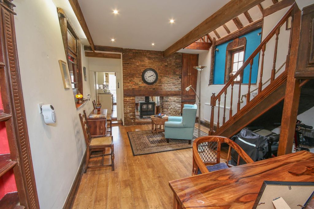 Property photo 3 of 24