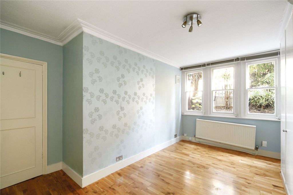 Property photo 2 of 10 Bedroom