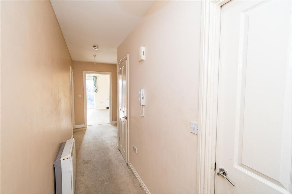 Property photo 2 of 13 Hallway