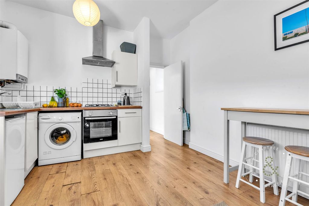 Property photo 3 of 11 Cowbridge-Road-East-10.Jpg