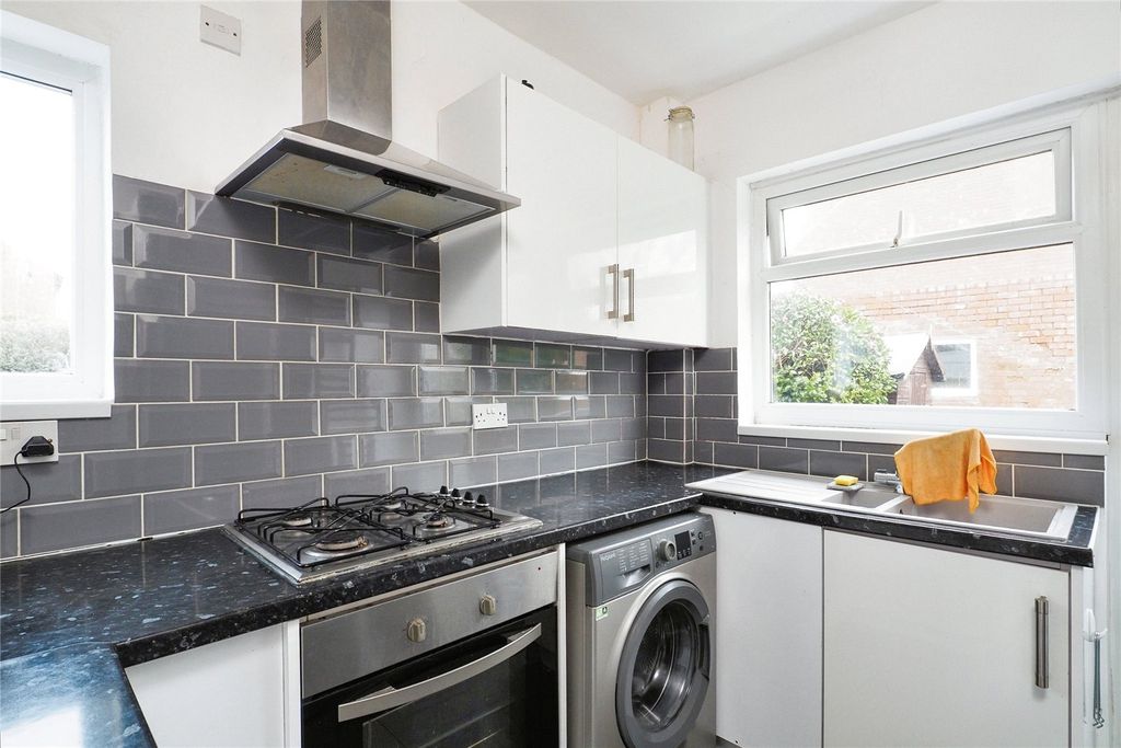 Property photo 2 of 18 Kitchen