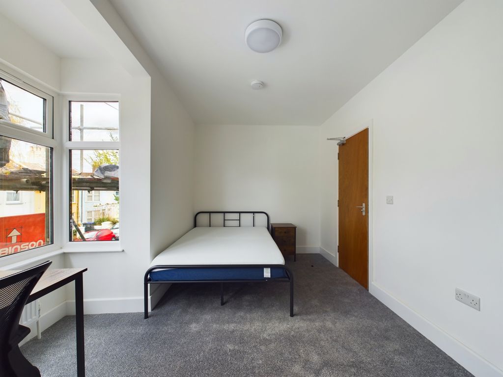 Property photo 2 of 9 Cam03519G0-Pr0044-Still015